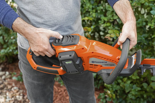 Husqvarna Hedge Trimmers & Clippers Hedge Master 320iHD60 (battery and charger included)